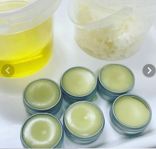 مرطب شفاه بالعسل